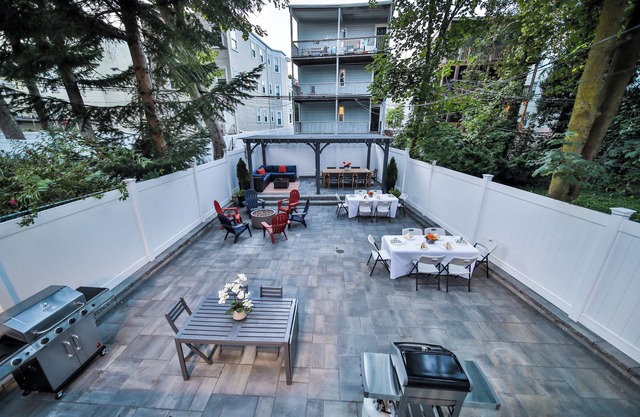 Spacious Triplex with Large backyard FreePrkg