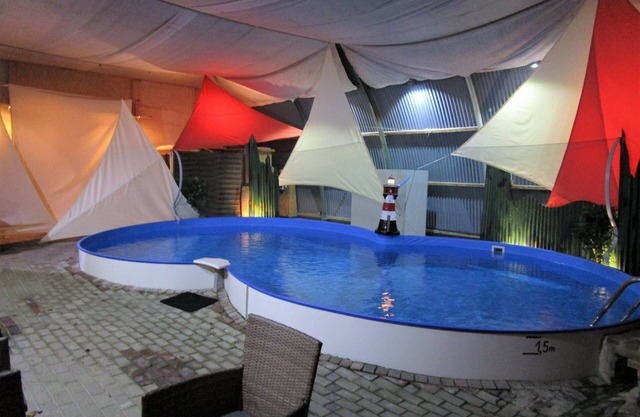 Spacious vacation residence for 6 pers. with pool and garden. Sauna - shared use