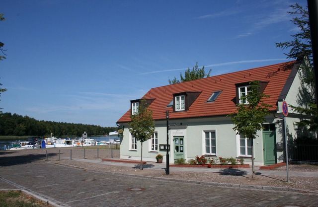 Spacious vacation apartment "Wölfchen" directly at the harbor of Rheinsberg
