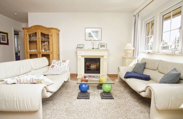 Spacious vacation apartment with terrace and garden in the quiet Landhaus Wildrose -