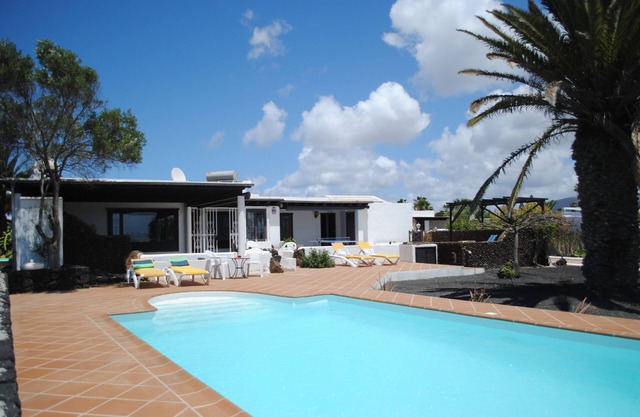 Spacious villa in Los Calamares, Playa Blanca