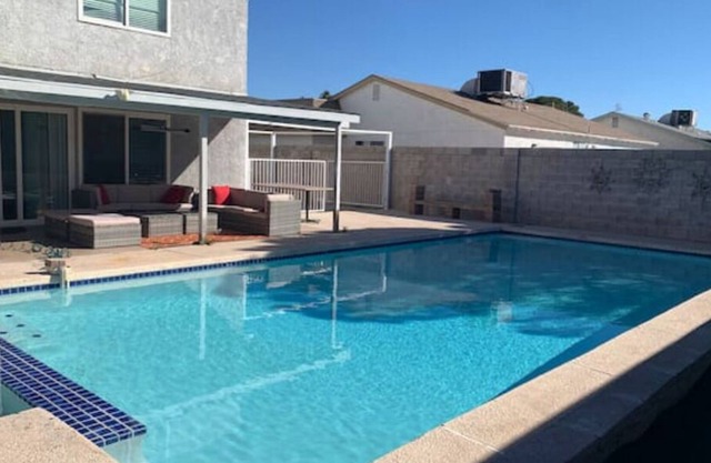 Spacious Villa with Private Pool close to Strip