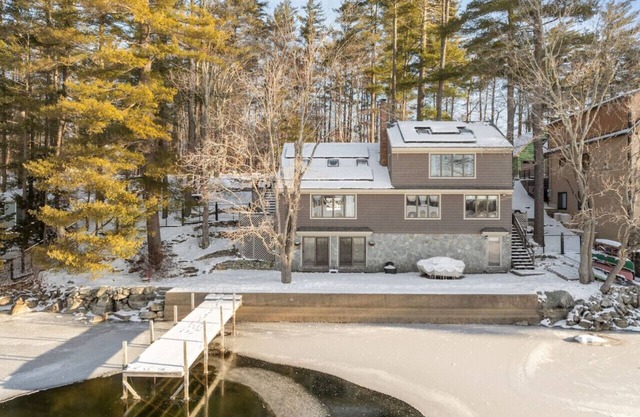Spacious Waterfront Retreat on Merrymeeting Lake!