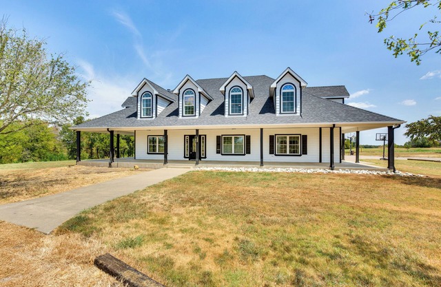 Spacious Wills Point Retreat w/Pool & Pond!