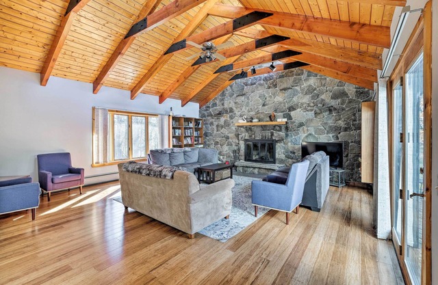 Spacious Wilmington Home w/Game Room & Deck!