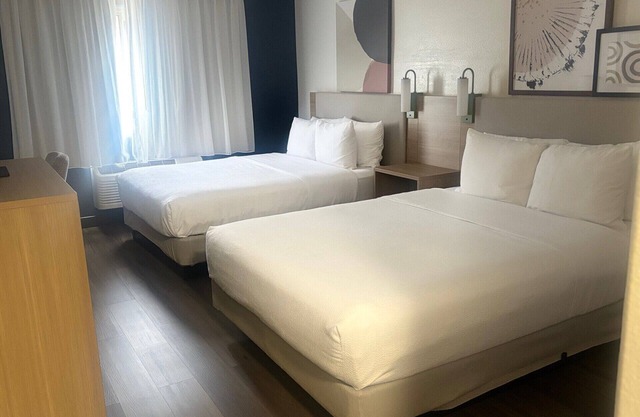 Spark by Hilton Lakewood Denver Southwest