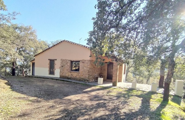 Speacial Holiday Cottage for families and friends, surrounded by a Natural Park.