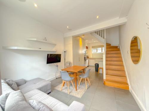 Spear Mews Apartments