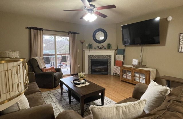 SPECIAL PRICE FOR APRIL 5-10! IF CLEAN AND LOCATION ARE PRIORITY, THIS IS YOURS!