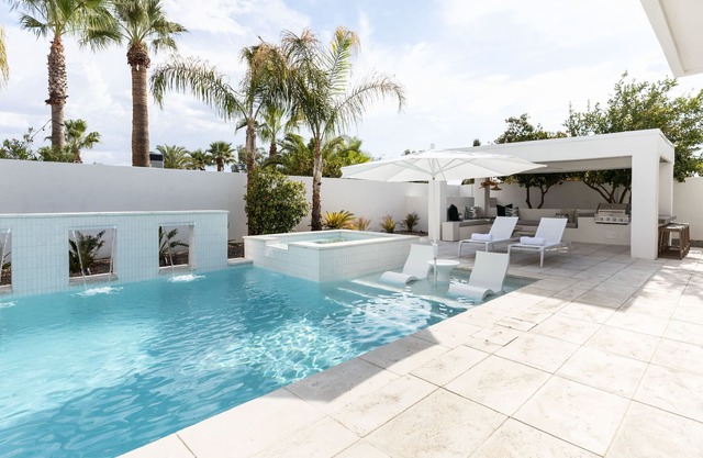 *Special Rates~The Dreyfus~Pool~Jacuzzi ~Luxury