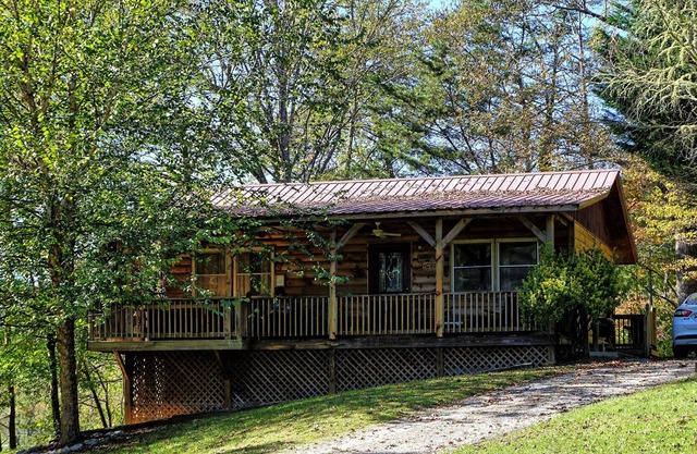 SPECIAL *Sept. 13th- Oct. 4th 20% off* This cabin is perfect for you!