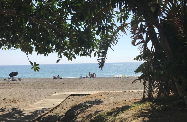 Spectacular views and terrace, brand new apartment, excellent qualities.