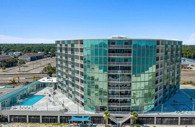Spectacular 3-Bedroom - 3 Bathroom beachfront condo!