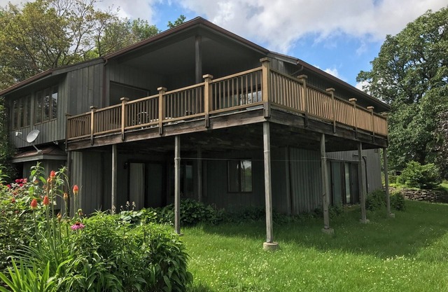 Spectacular 3-bedroom estate in the heart of wine country in the Finger Lakes.