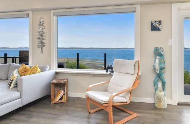 Spectacular 4 Bedroom Oceanfront Beach House