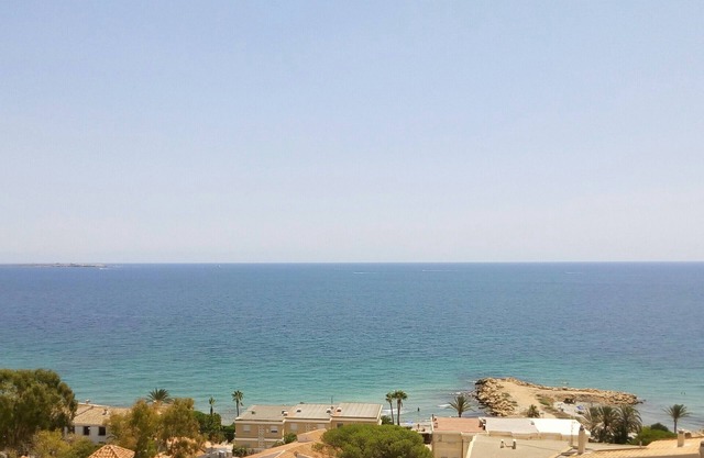 Spectacular apartment by the sea in the coves of Santa Pola del Este.