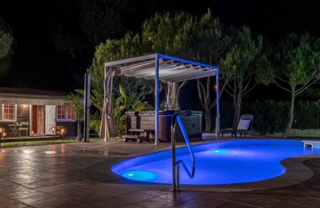 spectacular bungalow garage pool and jacuzzi