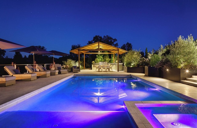 Spectacular Healdsburg Manor-4BR/4.5BA, POOL+2 SPA!