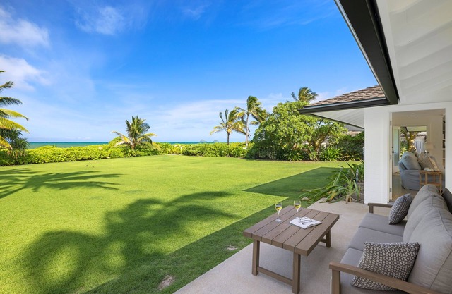 Spectacular Kailua Beachfront w/Heated Pool/Spa