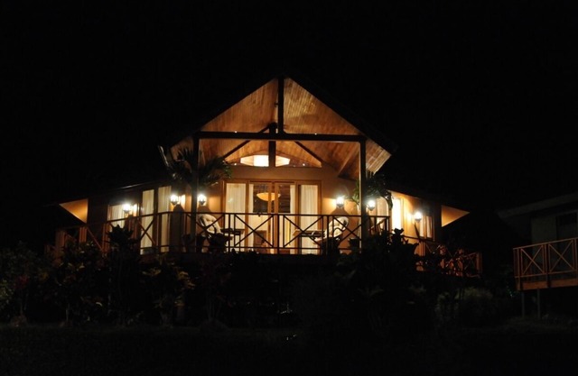 Spectacular Lake Arenal and Mountain view rental