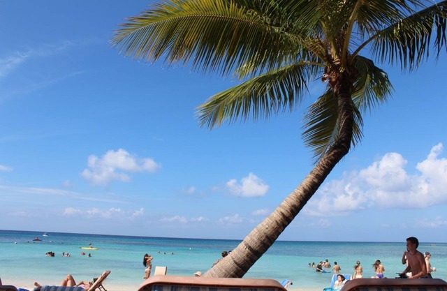 Spectacular Luxury Vacations at Infinity Bay
