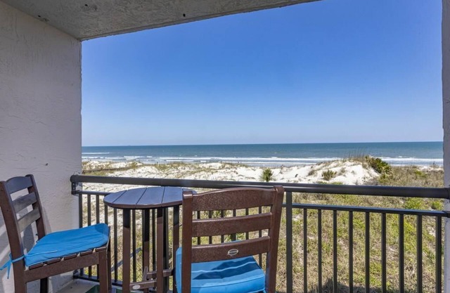 Spectacular Oceanfront Views ~ Olympic Sized Heated Oceanfront Pool