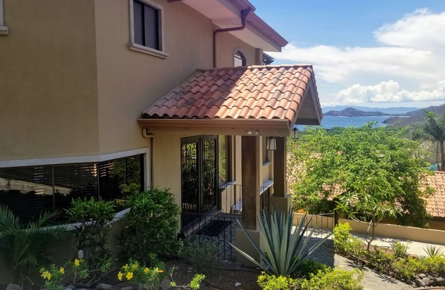 Spectacular Ocean View Home Private Pool with Swim Up bar and Jacuzzi i