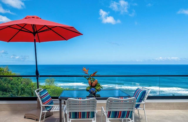 Spectacular Oceanfront Condo at Hideaways Beach, Bali Hai Views, AC all rooms