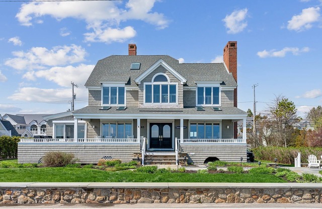 Spectacular Oceanfront Beach House on Gooch's Beach