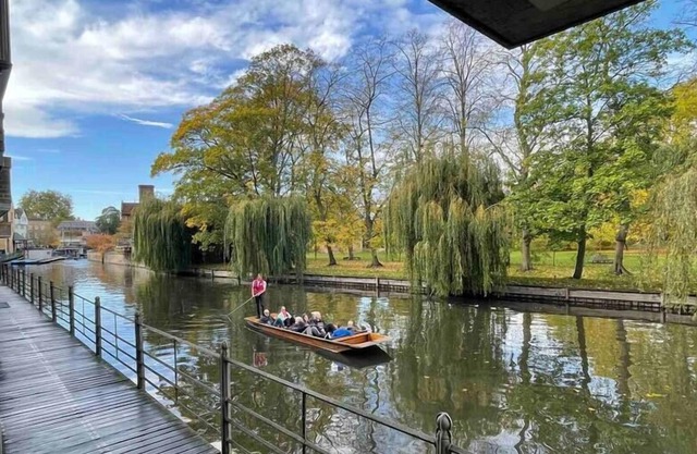 Spectacular River Views In The HEART of Cambridge!