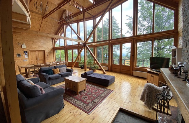 Spectacular ski chalet by the Bran Castle
