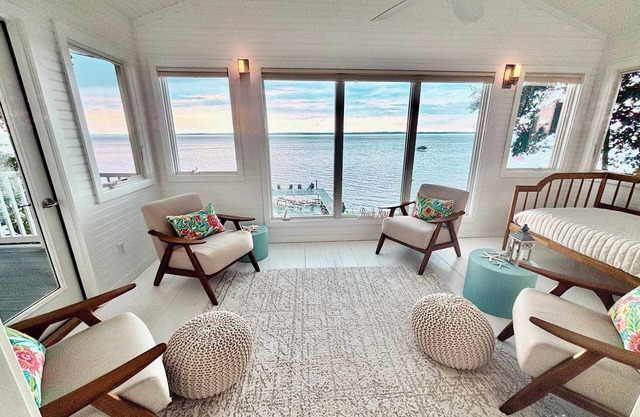 Spectacular Suttons Bay Stay - Game Room, Kayaks, Pizza Oven & More!