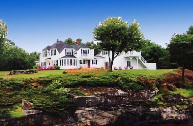 SPECTACULAR VIEWS! Private DEEPWATER Dock, 3 acres in DESIRABLE Mid Coast Maine