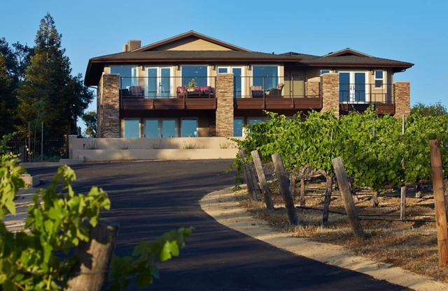 Spectacular Views: Main house sleeps 10, additional lodging for 8 more with fees