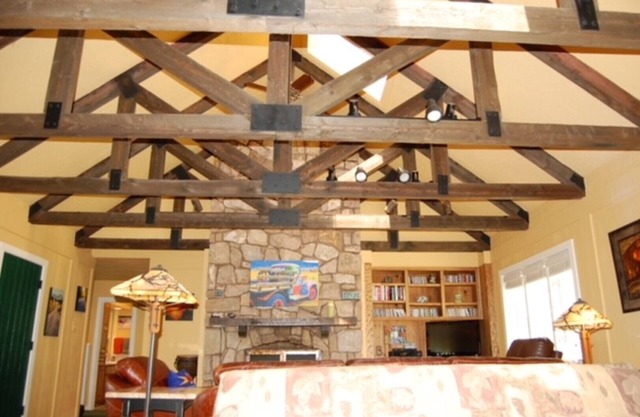 Spectacular views, privacy, and abundant wildlife!