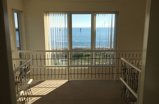 Spectacular Water-Front Beach House In Point Roberts Marina Neighborhood