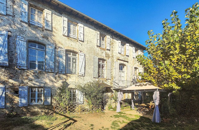 Spend a relaxing vacation in this inviting cottage with rustic charm.