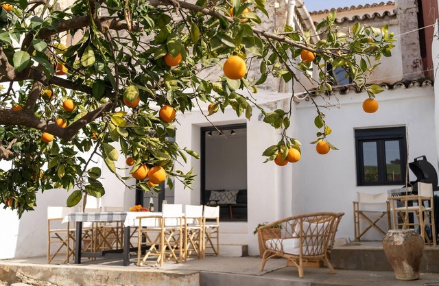 Spend an unforgettable vacation close to nature in this beautifully located vacation home.