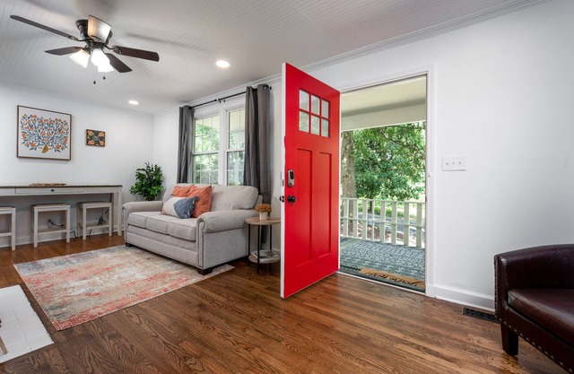 Spend the ‘BER’ and Holiday Months in Beautiful Marietta Georgia