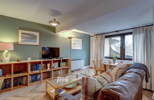 Spires View | Oxford Holiday Let | 1 Bed & Sleeps 2