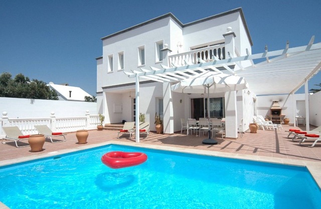 Splendid Costa Teguise Villa | 4 Bedrooms | Casa Angelica | Walking Distance