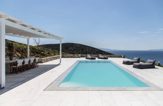Splendid Paros Villa | Villa Odeon | 5 Bedrooms | Breathtaking Antiparos Sea.