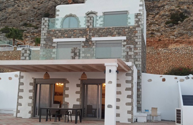 Splendid stone built villa for up to 8 people with private pool