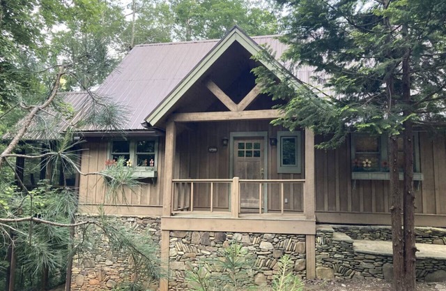 Splendor Mountain Sapphire Cabin