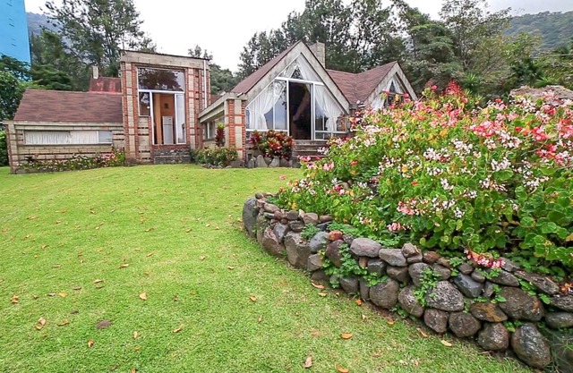 (split levels or single level houses) The comfort of being at home!