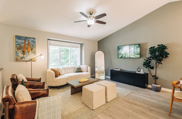 Sports Twin Cities Suburban Escape: 4BR w/Game Room & Big Yard Near NSC & TPC