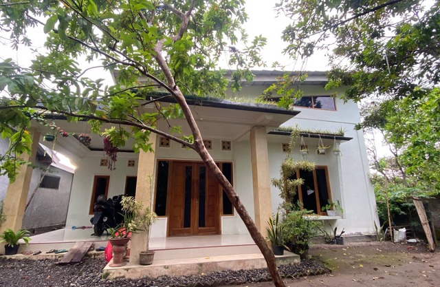 SPOT ON 93519 Kebun Manis Homestay Near Lapangan Bola Volly Batu Kumbung