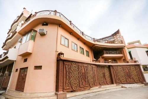 SPOT ON Hotel Sarojani Villa