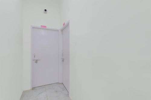 SPOT ON New Pandey Ji Gest House