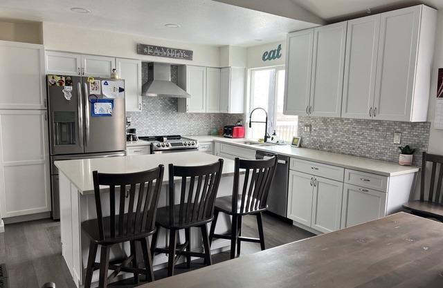 Spotless, Family-Friendly Gem! Hot Tub, Steam Shower, Playground & Gym